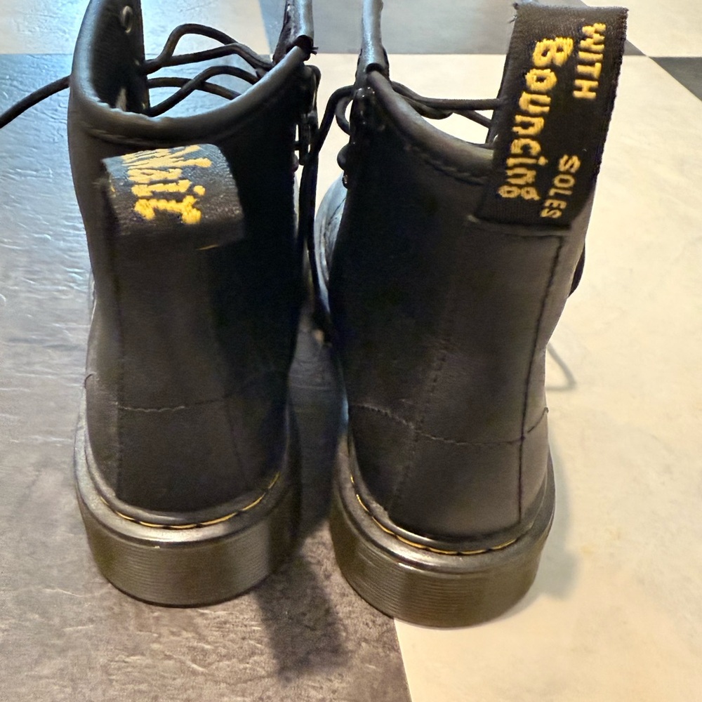 Dr. Martens Black Kids Boots - Picture 5 of 9